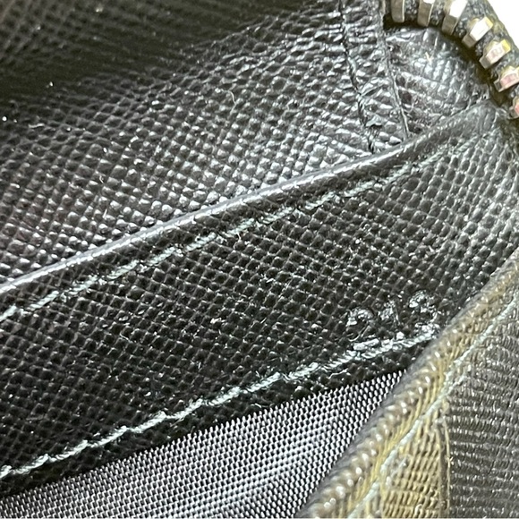 UNISEX Prada Black Saffiano Leather Travel/Organizer Zip Wallet/Chain 2M1220 EUC - Picture 10 of 16